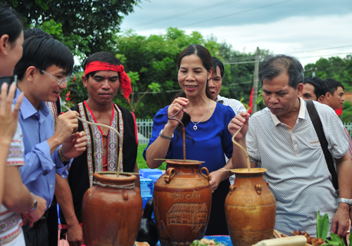 Kon Tum đẩy mạnh công tác tuyên truyền chào mừng Đại hội đại biểu Đảng bộ tỉnh lần thứ XV